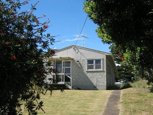 16 Koromiko Street, Otaki Beach