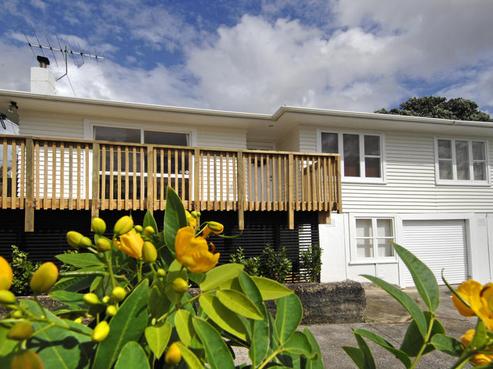 8A Tonkin Drive, Sunnynook
