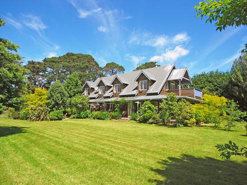 16 Russells Road, Whitemans Valley