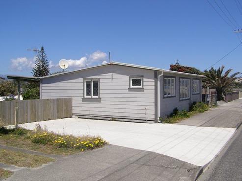 30 Marine Parade, Otaki Beach