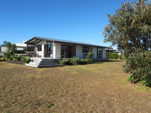 107 Sands Crescent, Matarangi