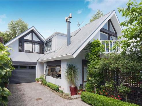 26 Charles Dickens Drive, Mellons Bay