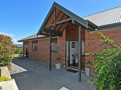24 Ronald Scott Grove, Riverstone Terraces