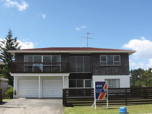1363 Whangaparaoa Road, Army Bay