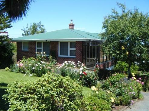 24 Hill View Crescent, Highfield