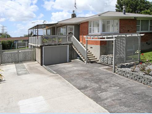 151 Tirimoana Road, Te Atatu South