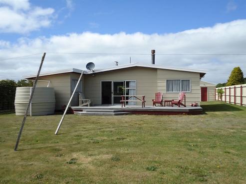 16 Arthur Road, Owaka