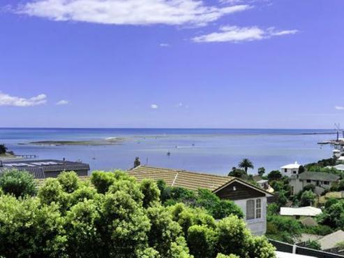 21 The Cliffs, Britannia Heights