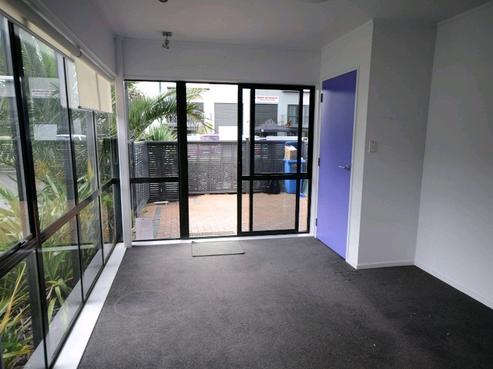 11/14 Airborne Road, Rosedale