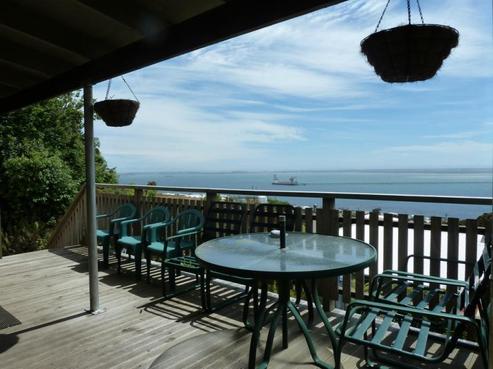 85 Walker Street, Bluff