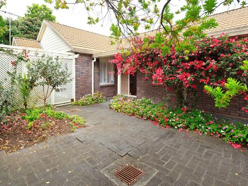 3 Kells Place, Botany Downs