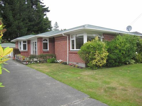 92 Joy Street, Shirley