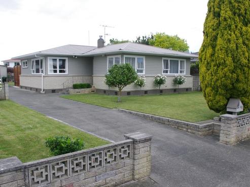 63 Clarence Cox Crescent, Pirimai