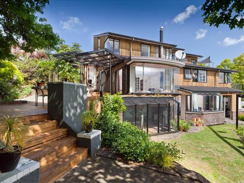 27 Sylvania Crescent, Lynfield