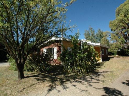 35 Alison Avenue, Albert Town