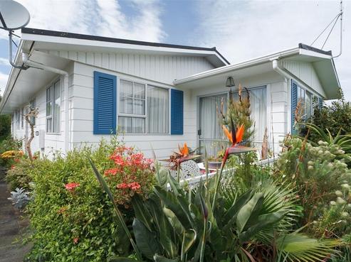 16 Treadwell Street, Springvale