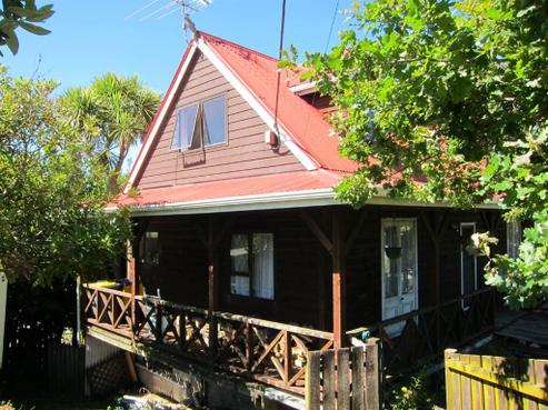 688 East Coast Road, Pinehill