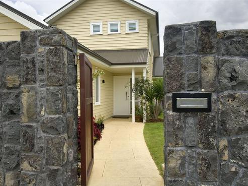 98 Old Mill Road, Westmere