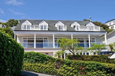 70 The Crescent, Roseneath
