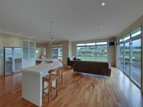29 Lough Bourne Drive, Pukekohe