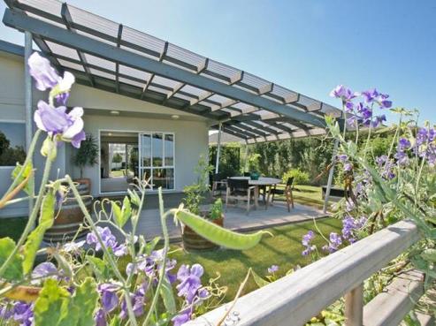 44 Pinotage Drive, Greenmeadows
