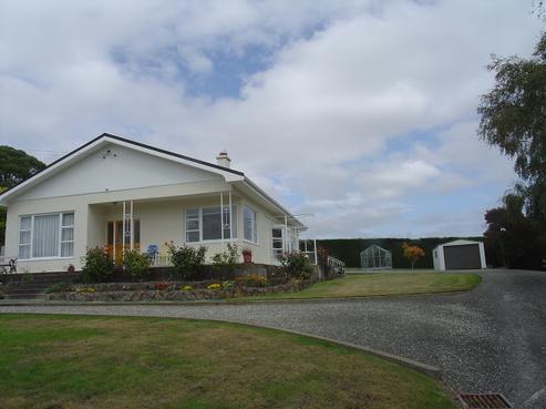 223 Whiterocks Road, Weston