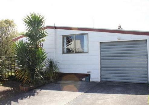 2/21 Rukumoana Place, Clendon Park