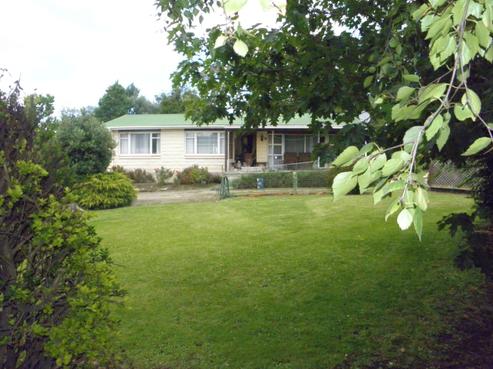 14 Westview Drive, Weston