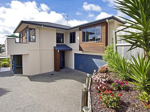 2/37 Deep Creek Road, Waiake