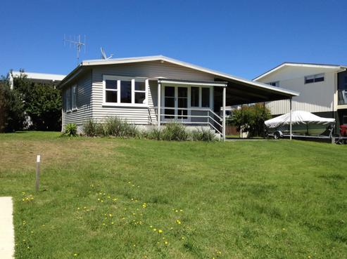 305B Beach Road, Whangamata