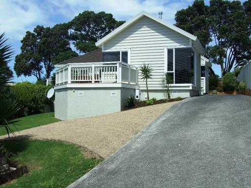 28 Kenneth Hopper Place, Manly