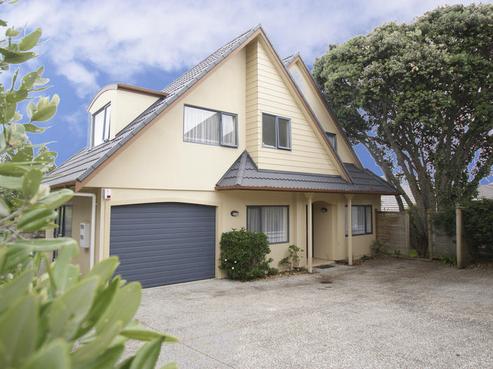 22 Bleakhouse Road, Howick