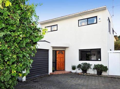 2/15 Ocean View Road, Hillcrest