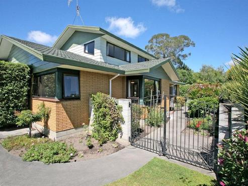 38 James Cook Street, Havelock North