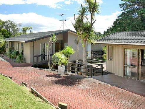 54 Castleton Drive, Mellons Bay