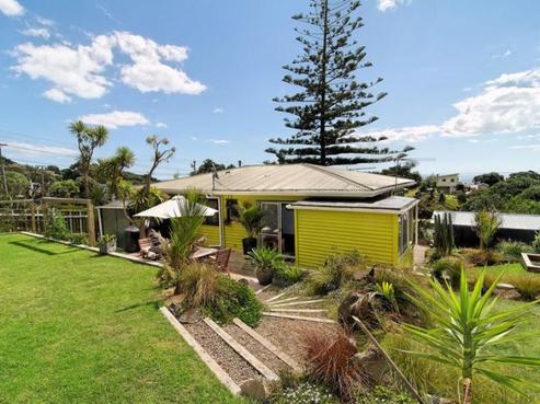 6 Domain Crescent, Muriwai