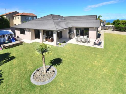 3 Belle-mer Place, Gulf Harbour