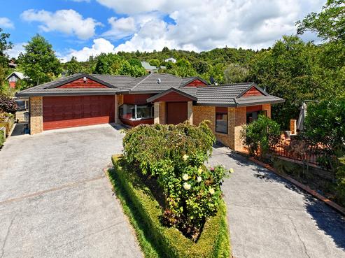 719 Huia Road, Parau