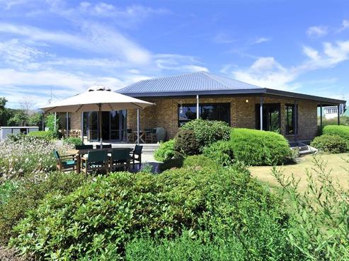 12 Somerville Lane, Brightwater