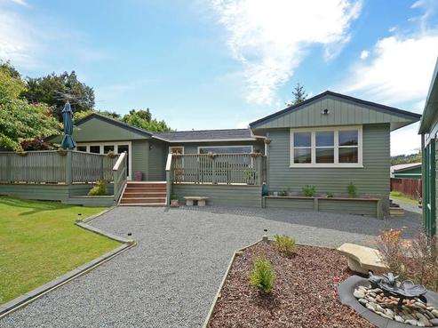 10 Dawn Grove, Brown Owl