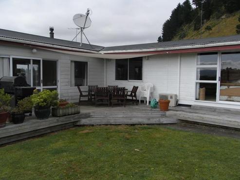 63 Poutakataka Road, Ngakuru