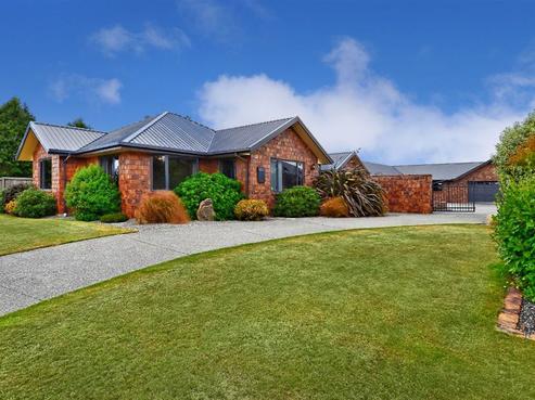 210 Southfield Drive, Lincoln