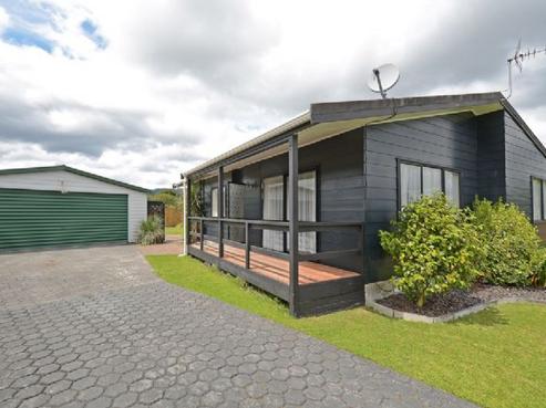 18 Delaware Grove, Totara Park