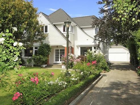 8 Massey Avenue, Woburn
