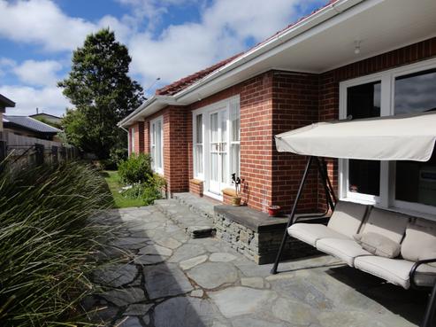 383 Linwood Avenue, Bromley