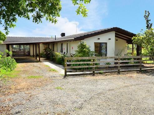 880 Wainui Road, Wainui