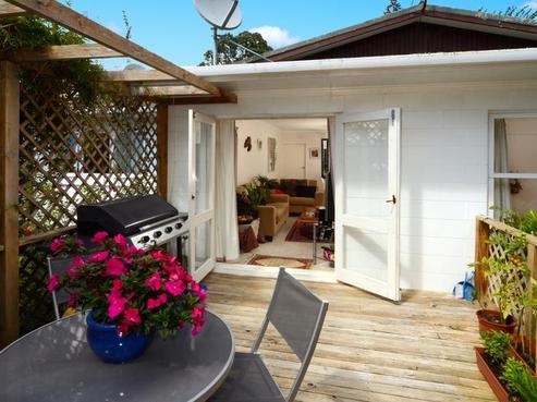 2/18 Penning Road, Castor Bay