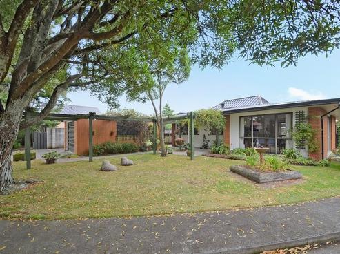 2B Pines Court, Feilding