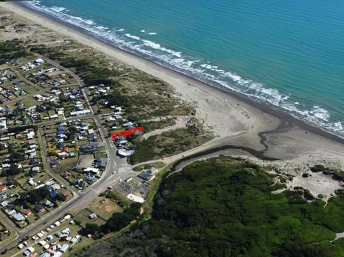 8 Hunia Terrace, Himatangi Beach