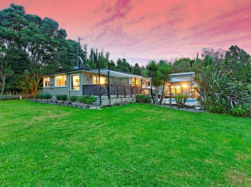 2/195 Godley Road, Titirangi